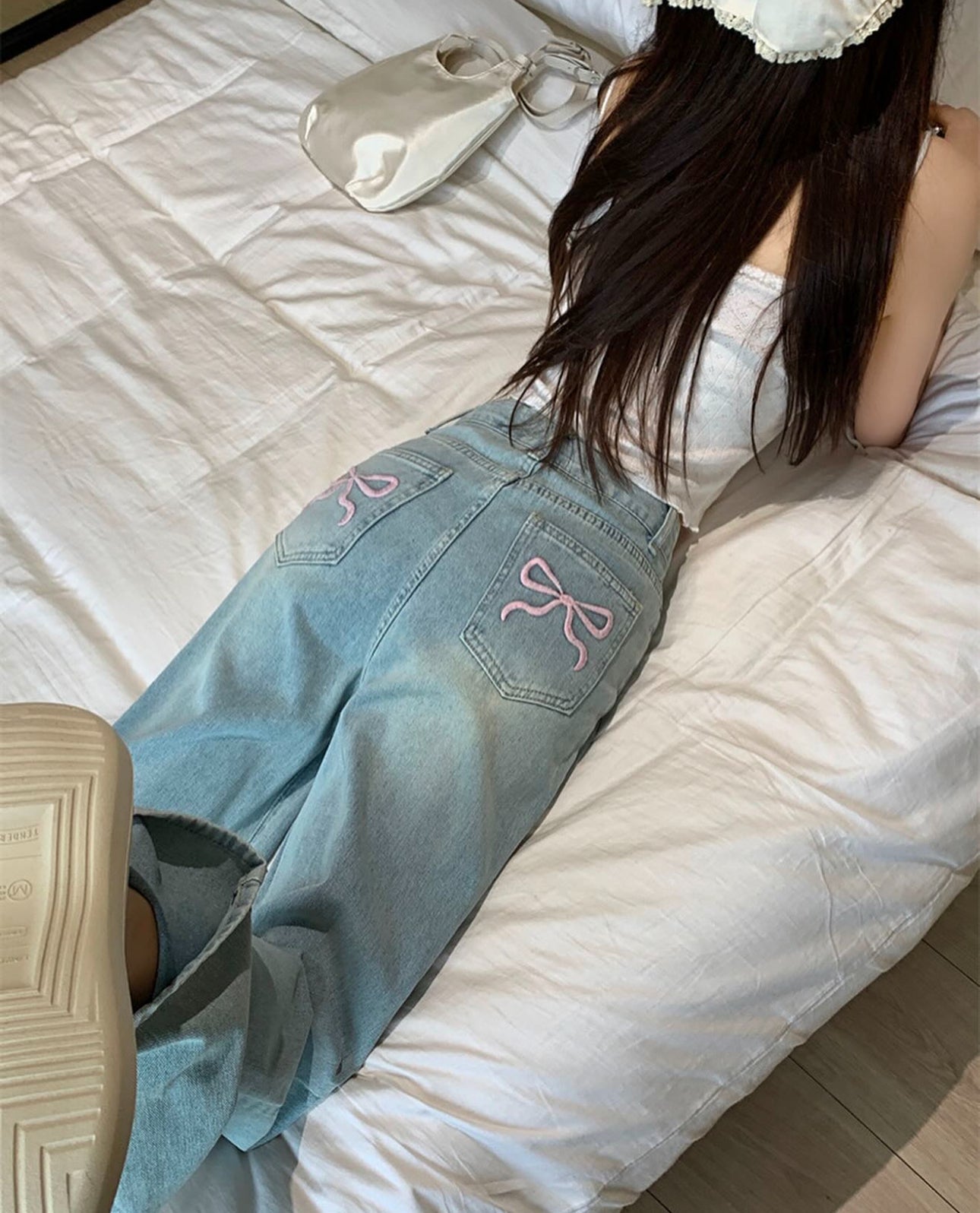 Women's Embroidered Bow Jeans